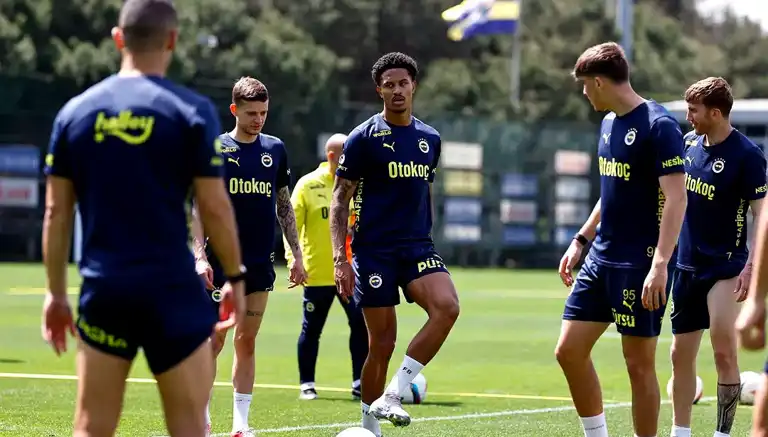 Oosterwolde, 43 Maç Sonra Fenerbahçe'ye Döndü