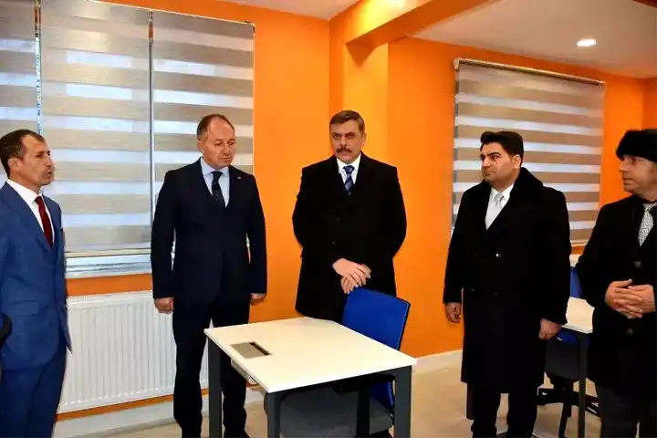 Olur'da Gençlik Merkezi Açıldı