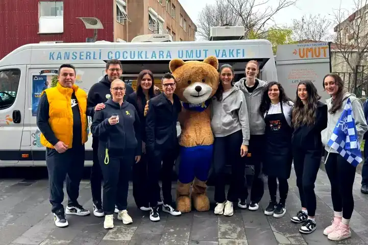VakıfBank'tan Kanserli Çocuklara Destek